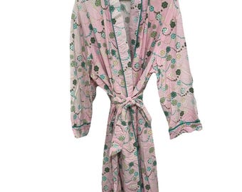 Szlafrok Bed Head z cienkiej bawełny w kolorze różowym z niebiesko-żółtymi kwiatami, rozmiar L