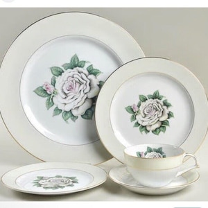 Narumi  Fine China Japan White Rose 1 Place Setting