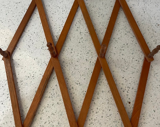 Vintage Wood Expandable Accordion Wall Peg Rack for Cups, Scarf Pegs