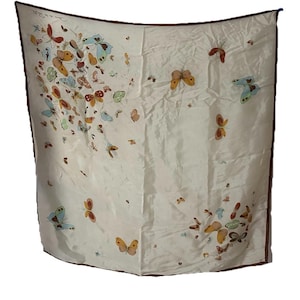 Bufanda de mariposa multicolor de Oscar De La Renta, color crema, 26 x 25 pulgadas