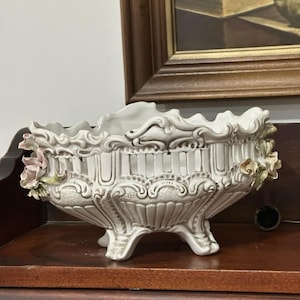 Vintage signiert V Bassano Hand bemalt Capodimonte Floral Italienische Footed Bowl Planter