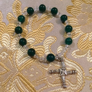 St. Brigid Cross Rosario Pulsera, Jade verde oscuro Saint Brigid Bracelet, Bridget of Kildare, St. Brigit Patrona de Irlanda