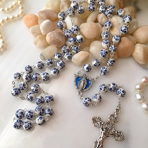 Blue & White Floral Ceramic Bead Rosary, Heart Center Virgin Mary Porcelain Chinoiserie Rosary, Vintage Style Handmade Blue Flower Rosary