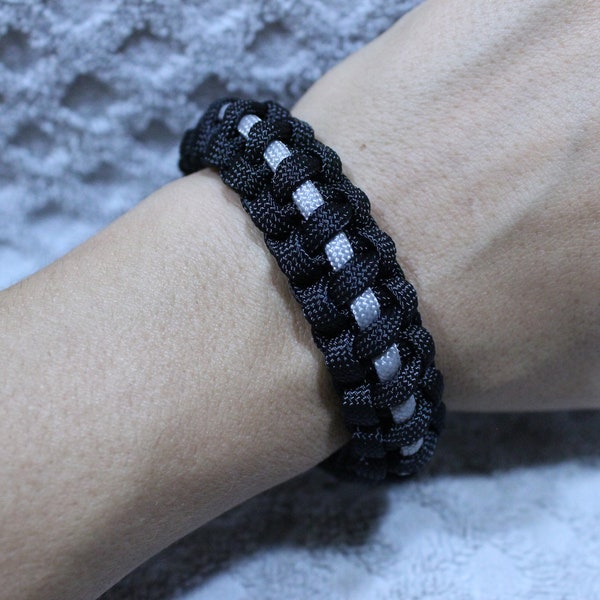 Thin Grey / Silver Line Corrections Officer Support Paracord Bracelet