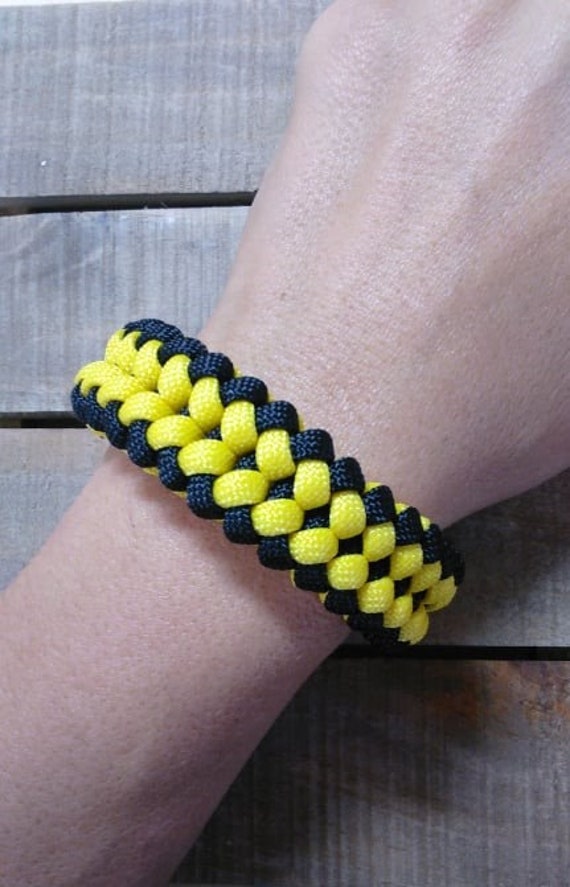 United States Go Army Black and Gold Paracord Bracelet 