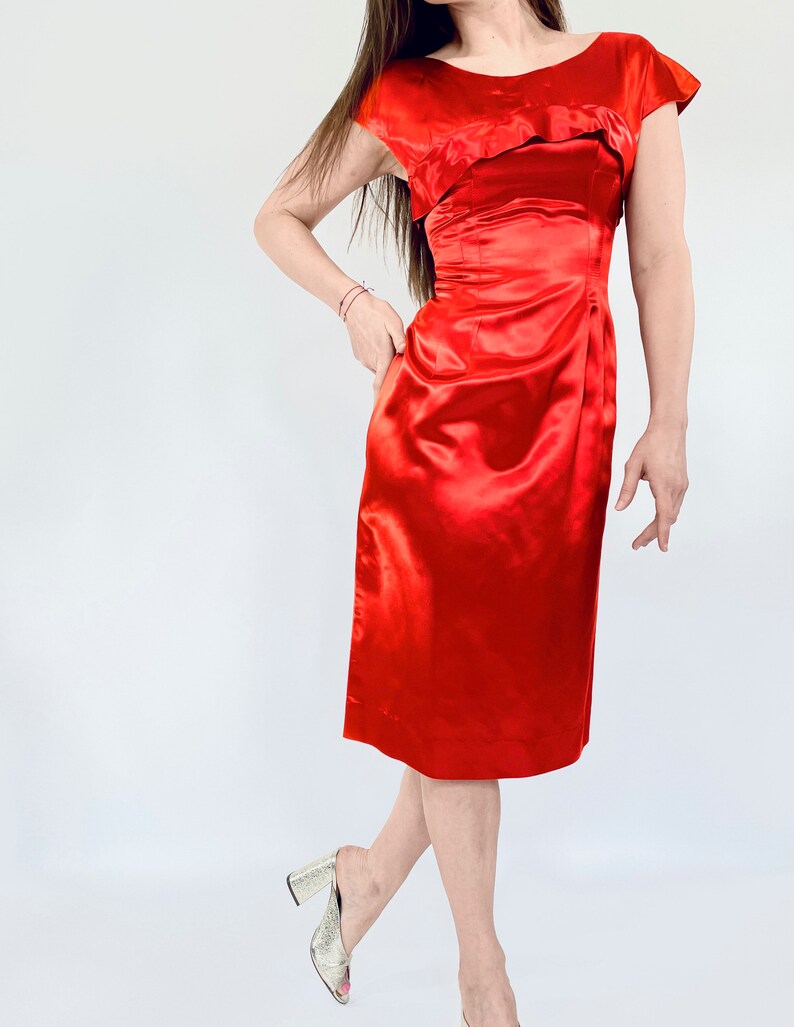 1950s dress vintage 50s red liquid satin sheath w27 image 3