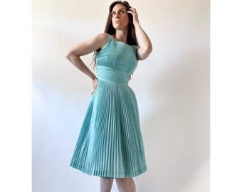 1950s dress by L’Aiglon 50s pleated fit and flare with full skirt w26