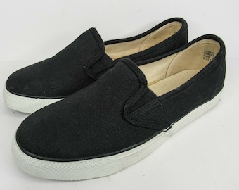 Inmate shop canvas shoes