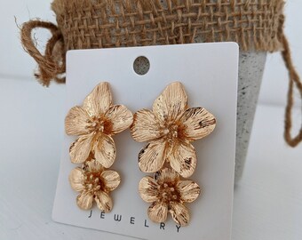 Boucles d'oreilles fleurs en or, boucles d'oreilles pendantes en or, boucles d'oreilles en or tendance