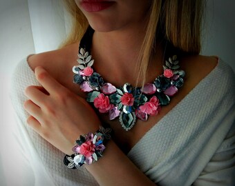 Beautiful handmade bib statement necklace with bracelet, jewelry set, gift for her, wedding, bridesmaid jewelry, summer necklace