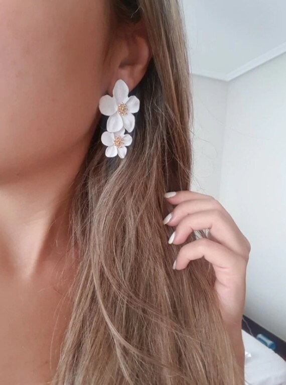 White flower statement earrings sale