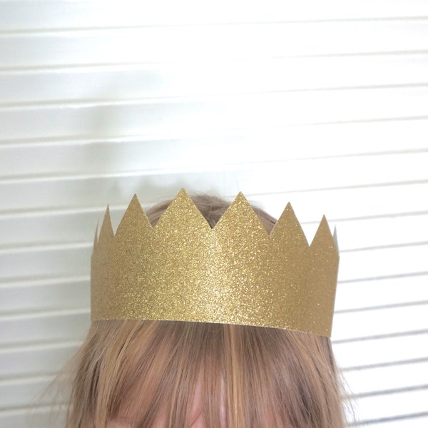 gold crowns, party hats, gold party hats, party crowns, gold glitter crown, paper crowns, gold glitter paper crowns