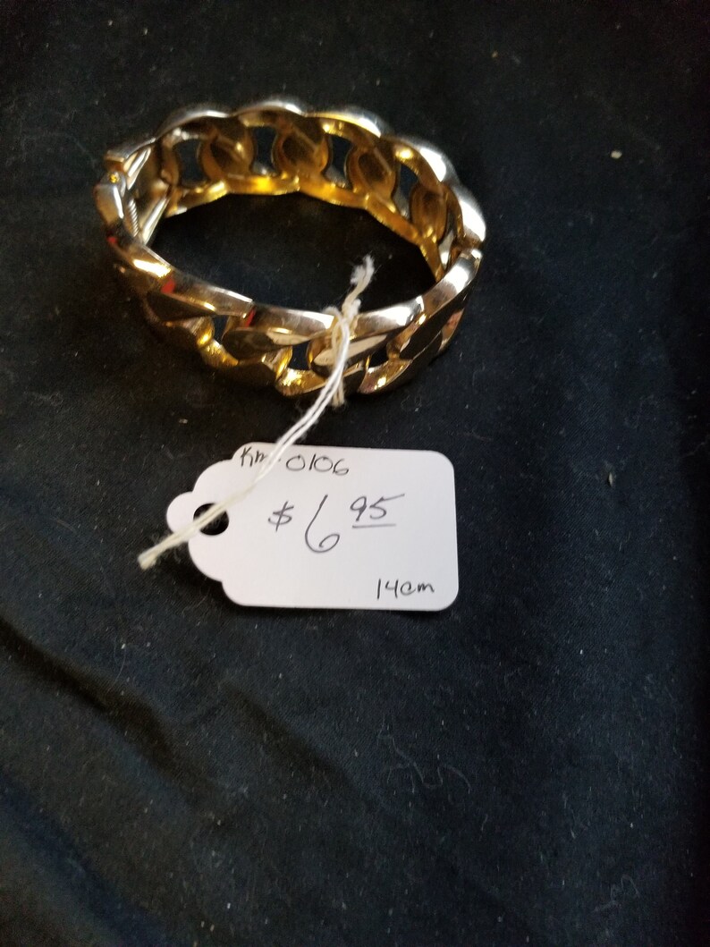 Bracelet bangle gold wide design