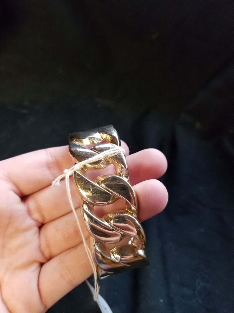 Bracelet bangle gold wide design