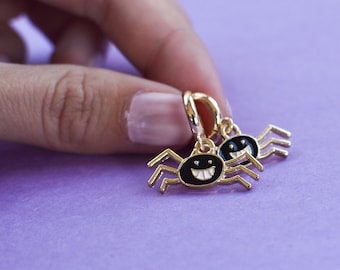 Retro Spider Halloween Earrings: 70s Funky Gold Tarantula