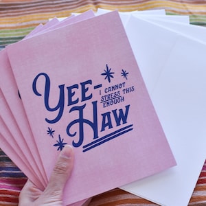 Yee-Haw Retro Cowgirl Pink 5x7 Carte de vœux avec enveloppe vintage Western Texas Art Cowgirl Birthday Card, Western Card Cosmic Cowgirl Card
