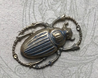 Medium Scarab Grey Gilding Raw Brass