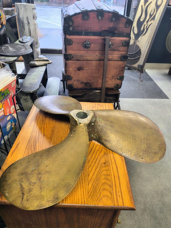 Tug boat, Ships propellor Huge 26"