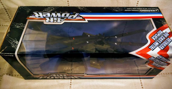 Apache Helicopter 1:40 die cast Air Power