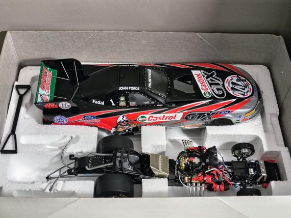 John Force Castrol GTX NHRA Funny Car, 2002 Mustang 1:24 Scale