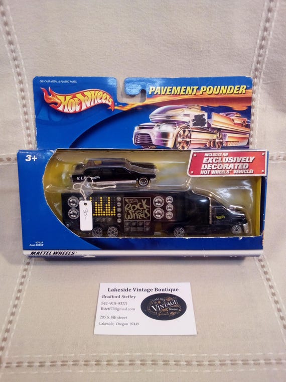Hot Wheels 2001 "Pavement Pounder" Collectible Mattel Wheels Power Transporter and Limo