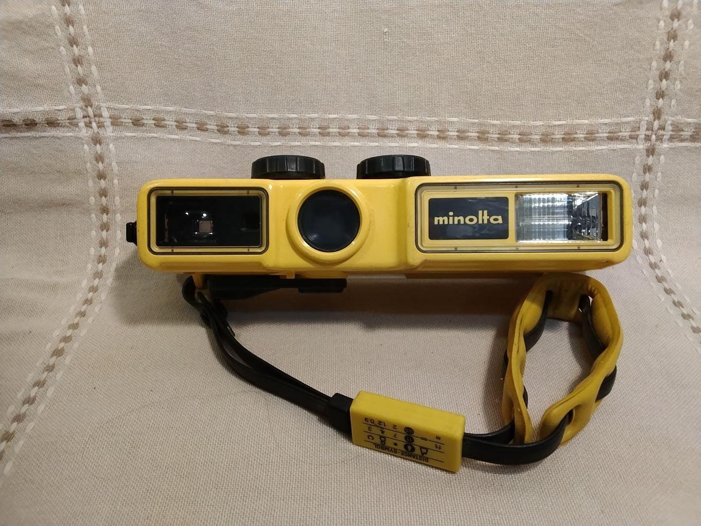 Vintage Minolta Weathermatic A 110 Film Camera – Waterproof