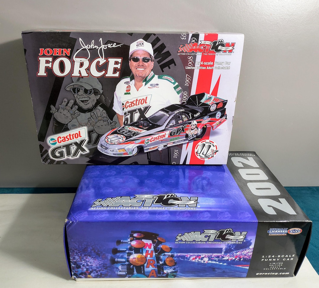John Force Castrol GTX NHRA Funny Car, 2002 Mustang 1:24 Scale