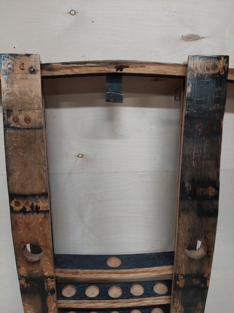 Bourbon Barrel Stave Pool Cue Rack / Billiard Shelf Bild 5