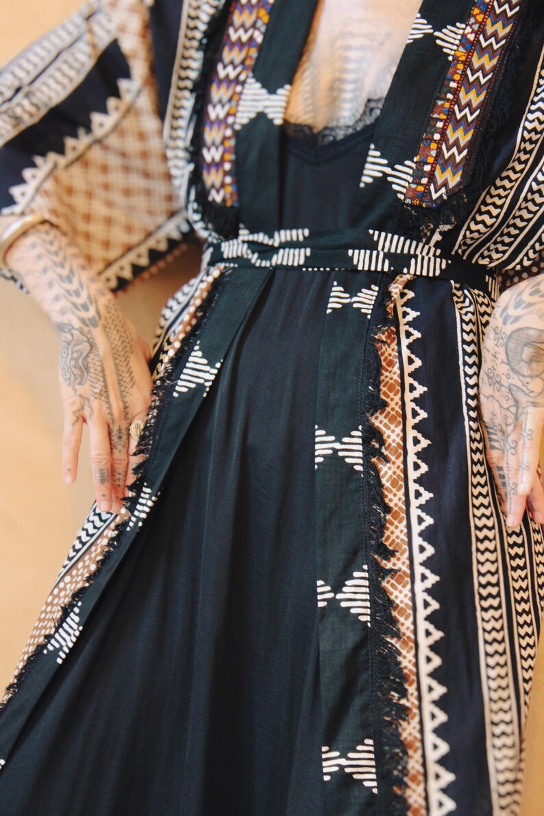 Vivo Basic Nandi A-Line Kimono - Hunters / Black Print