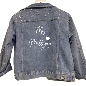 Personalised jean jacket, Mrs pearl jean jacket, Bride jean jacket, Mrs denim jacket,  Bride jacket, bridal gift, bridal jean jacket pearls