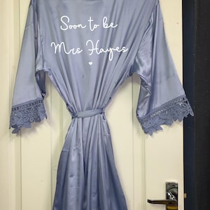 Personalizza il tuo nome e ruolo con l'abito da sposa, la vestaglia da sposa, la damigella d'onore, la damigella d'onore, la festa di nozze - blu scuro