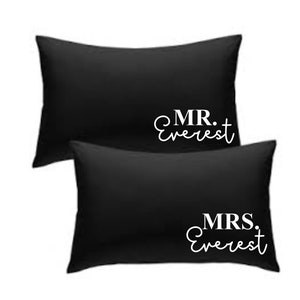 Personalisierter Paar Herr Mrs. Ihr Nachname Kissenbezug Paar - Hochzeit Verlobung Jahrestag - schwarz
