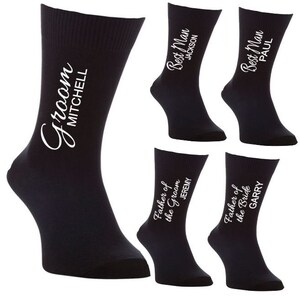 Personalisierter Name Bräutigam Trauzeuge Druck Set mit 5 Hochzeit Braut Party Socken / Geschenk / Gunst / Junggesellenabschied