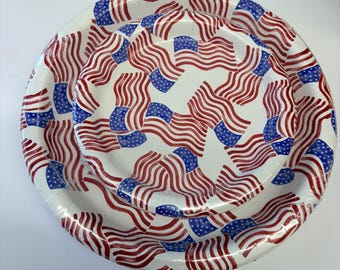 Platos de papel patrióticos