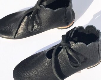 Shoemaking Class Tutorial Online...Make the handmade leather shoes of your dreams. From home!