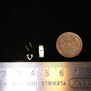 AC-07 Dollhouse Miniature Brass Hardware in 1:12 Scale - Arts & Crafts Stickley Vertical Pull