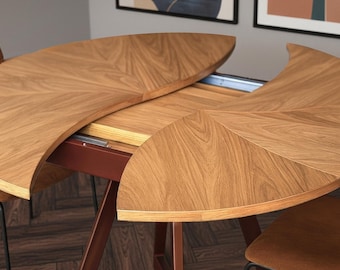 Uitschuifbare ronde eikenhouten eettafel | Handgemaakt met golfpatroon | FJÄRIL WAVE | Massief Scandinavisch hout