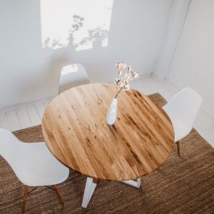 Round extendable kitchen table, modern dining table, white extending oak table, wooden table with white frame MÅNE WHITE imagen 1