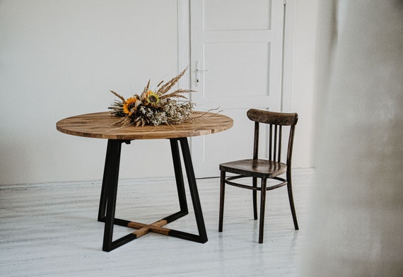 Round Extendable Dining Table Made of Oak and Steel MÅNE 