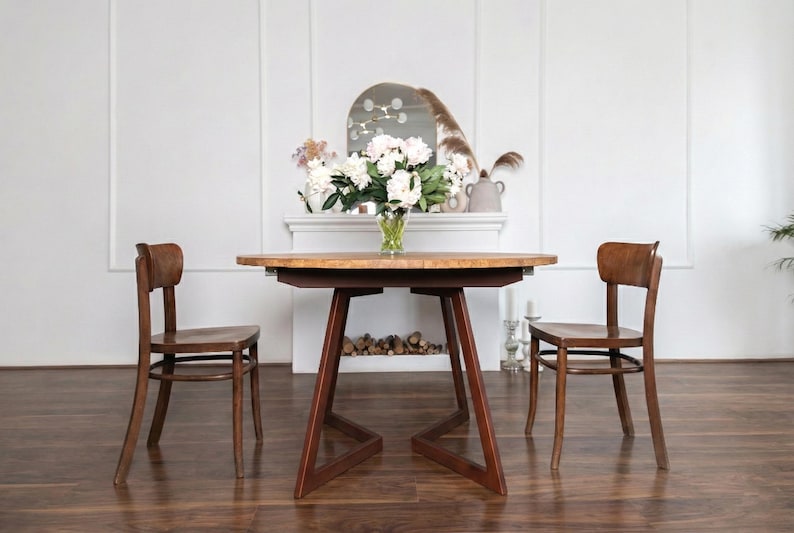 Table à Manger Ronde Extensible en Chêne | Motif Grain en Étoile | Table Artisanale en Bois Massif | FJÄRIL LUMI | Scandinave | Extensible image 9
