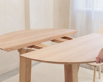 Table à manger ronde extensible en chêne de style japonais : ORBIS - Table en bois moderne écologique de grande taille, fabriquée à la main