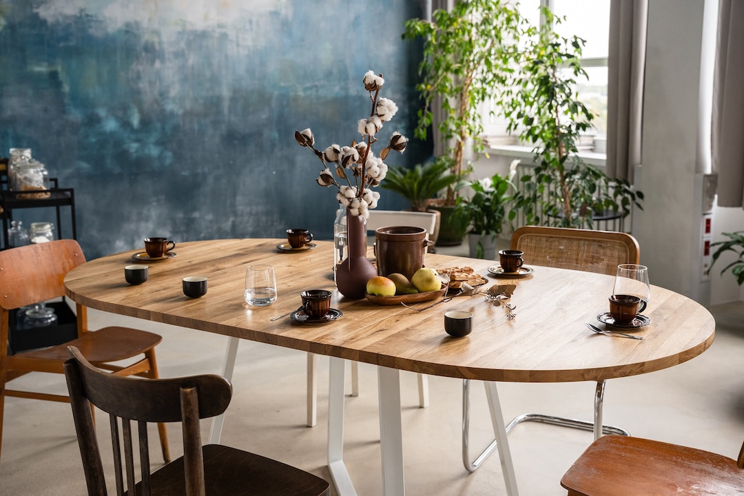 Table extensible de salle à manger blanche en bois massif Rico