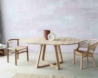 Round extendable kitchen table Extendable dining room table Oak wood Raw wood effect Table for 5-10 people SLICE ROUND