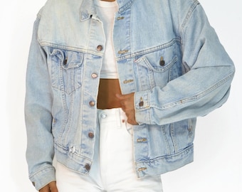 Vintage Levi's Denim Trucker Jacket Size Medium | 1990s