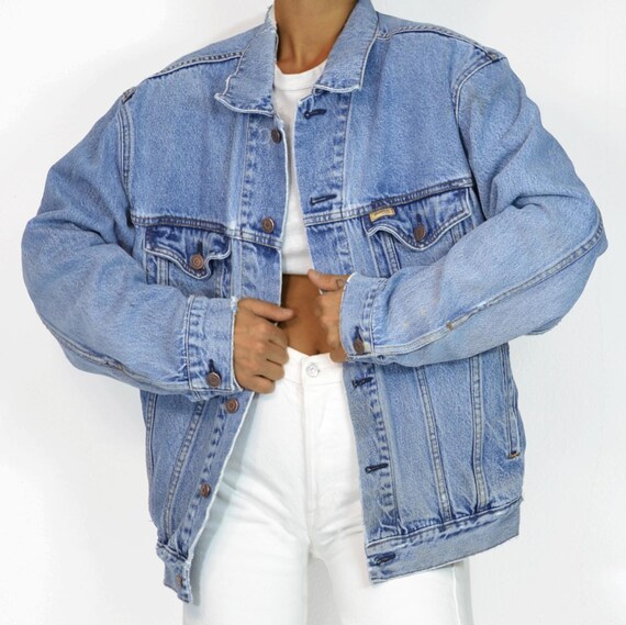 Vintage Levi's Denim Trucker Jacket Size Small/Medium, Early 2000s Era