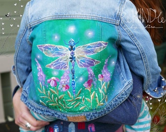 Veste en jean libellule peinte à la main 3-4 ans / Veste en jean recyclée écologique / Veste peinte végétalienne