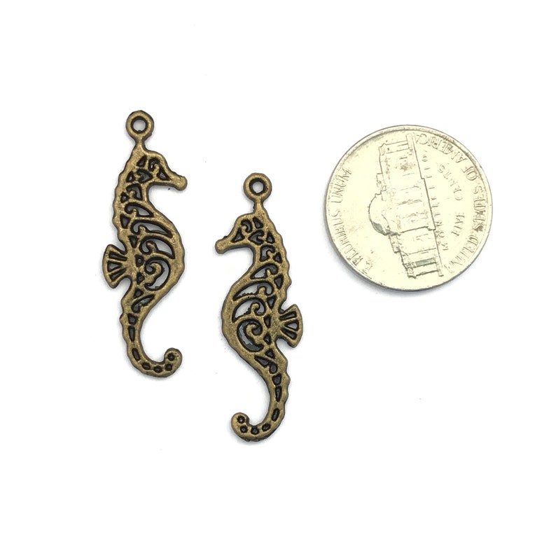 10 Antiqued Bronze Seahorse Charms 34 x 10mm