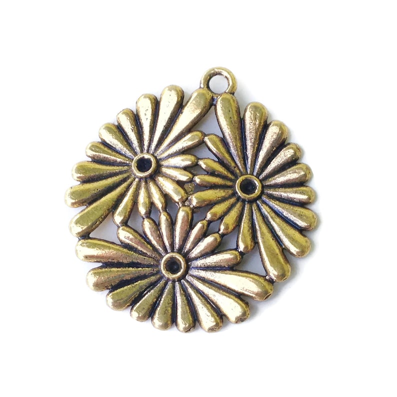 Daisy 8 Antiqued Gold Flower Charms 37mm