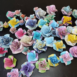 50 rose origami per San Valentino, per celebrare l'amore, ad esempio