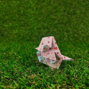 Handmade and customizable origami bird
